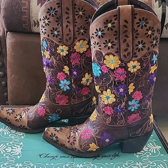 Lane !!Gorgeous!! Daisy Queen Western Boots, Size 9B - Picture 3 of 13